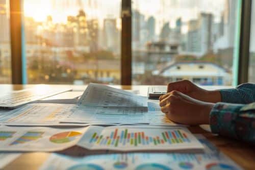 Salaire chargé de recherche : comprendre votre rémunération et ses composantes en 2023